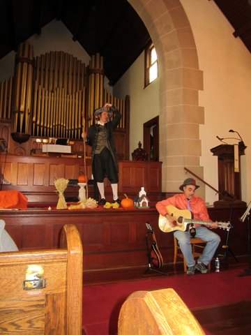 Jonathan Kruk and accompanist mesmerize the crowd in their rendition of the Legend of Sleepy Hollow